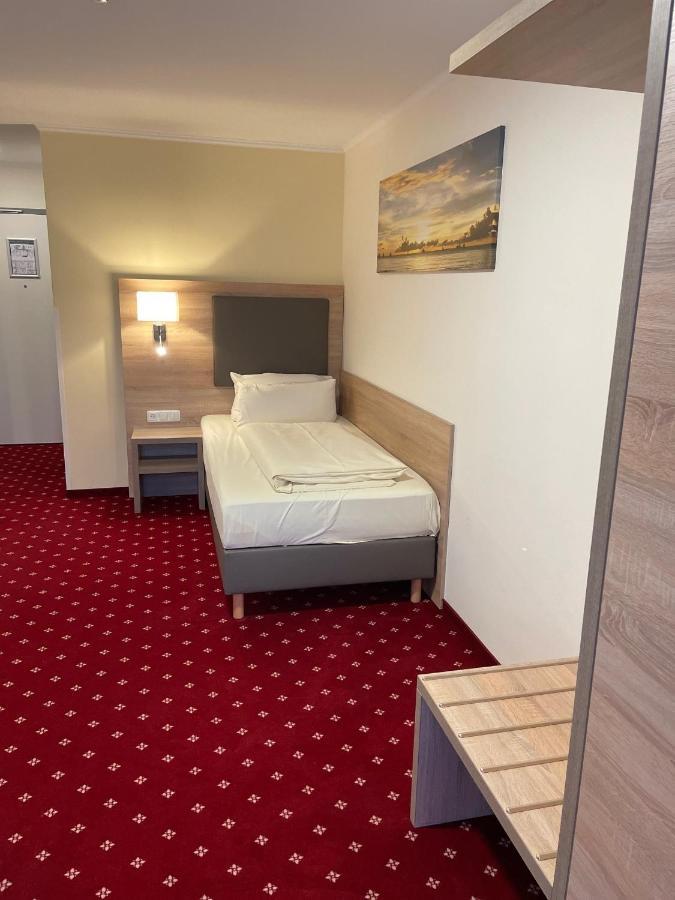 Hotel Harburger Hof Гамбург Экстерьер фото