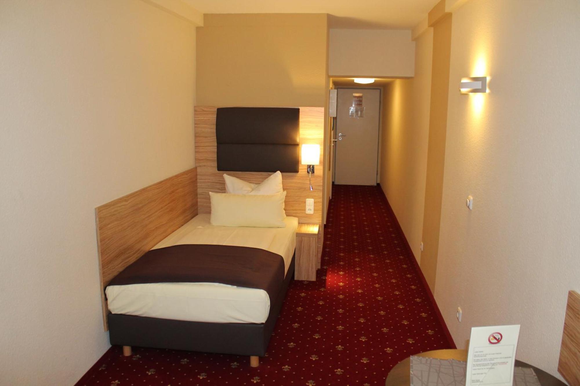 Hotel Harburger Hof Гамбург Экстерьер фото